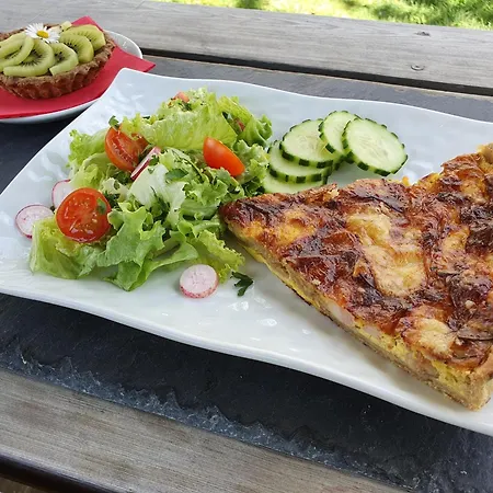 Les Jardins D'anna - D'hotes Bed & Breakfast Tapon